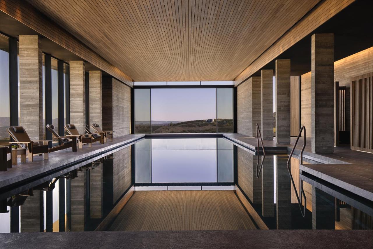 Minthis Resort Tsadha Buitenkant foto The spa at The Lodge at Blue Sky