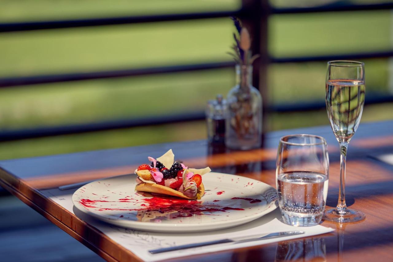 Minthis Resort Tsadha Buitenkant foto A dessert
